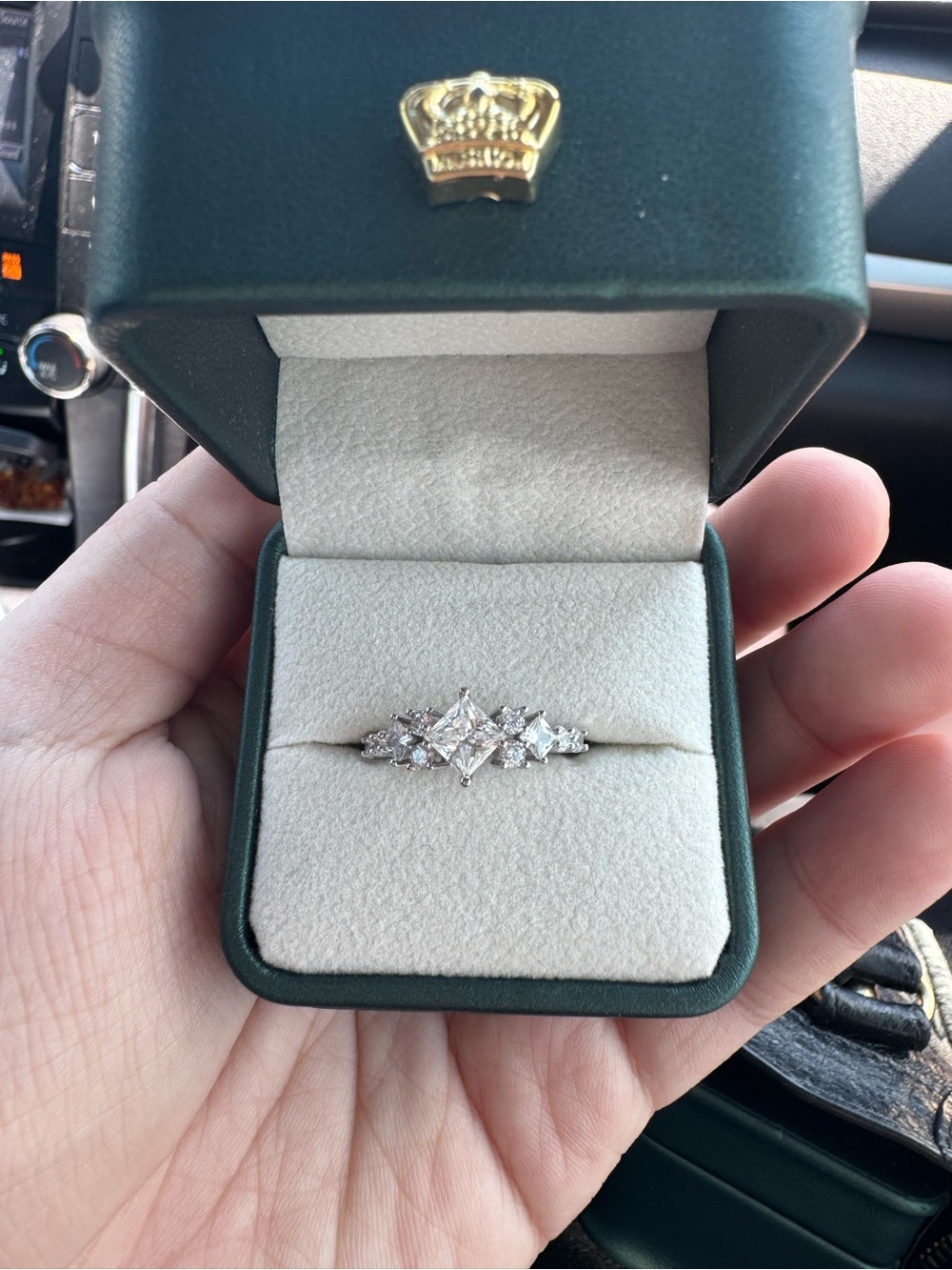 Lab grown Diamond White Gold Diamond Cluster Ring - Elegant White